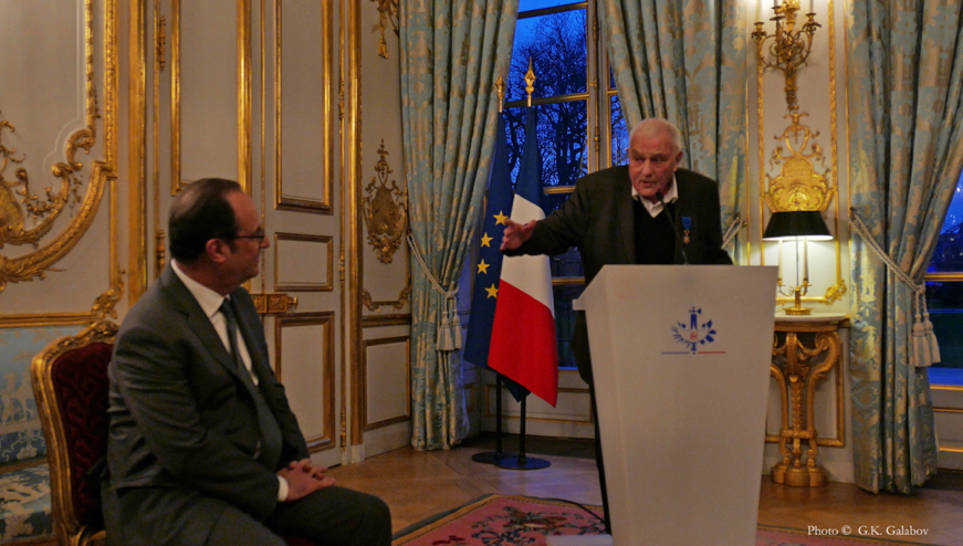 François Hollande, Philippe Sollers, Remise des insignes d’Officier de l’Ordre National du Mérite à Philippe Sollers, Palais de l’Élysée, 15 février 2017, photo : Georgi K Galabov